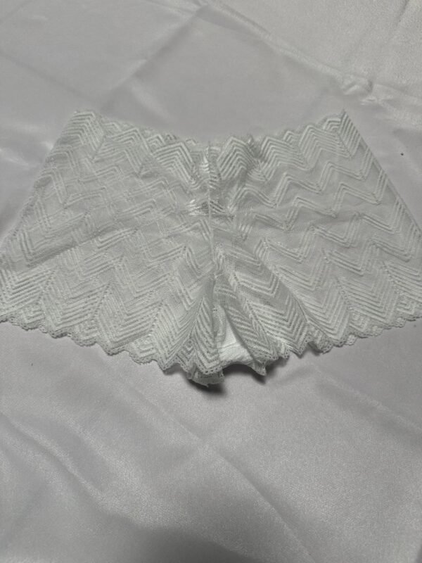 Shorty de Encaje con Diseño Chevron