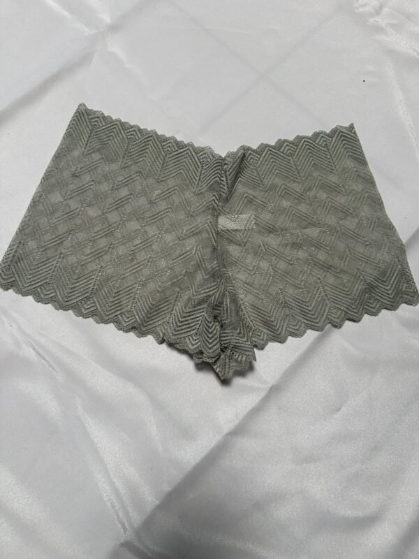 Shorty de Encaje con Diseño Chevron