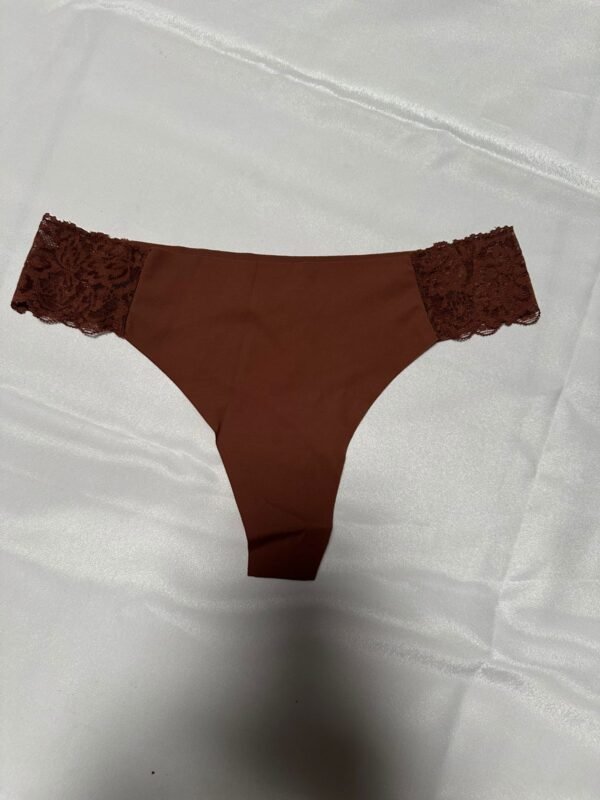 Hilo de Microfibra Sin Costuras con Borde de Encaje Floral