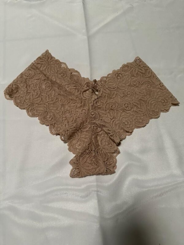 Panti Short de Encaje con Borde Festoneado