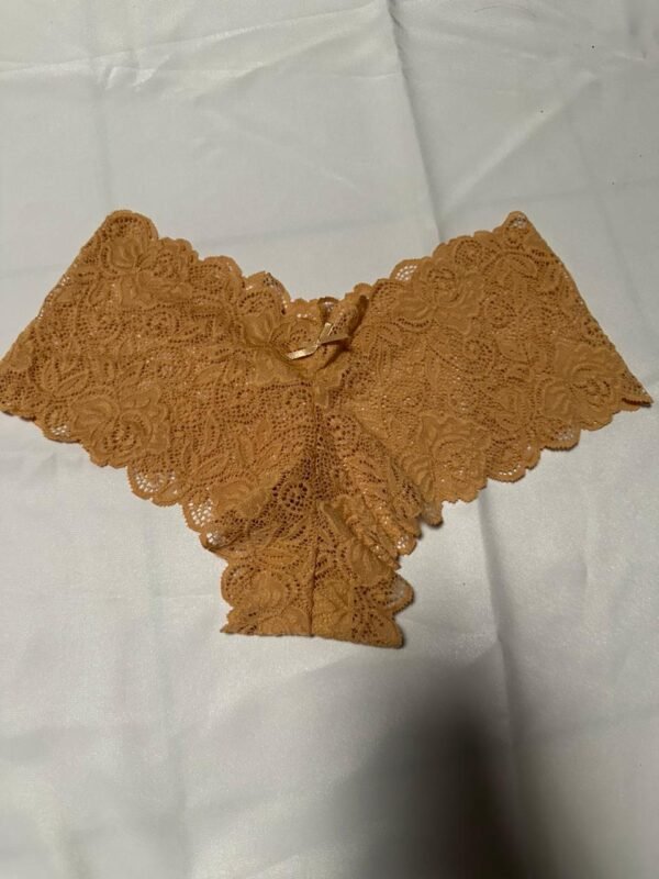 Panti Short de Encaje con Borde Festoneado