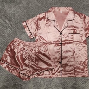 Pijama de Satén Corta con Ribetes Negros